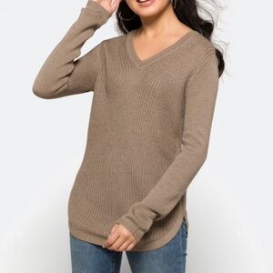 RD Style - Josslyn V Neck Sweater (from stitch fix).  Size XXL.